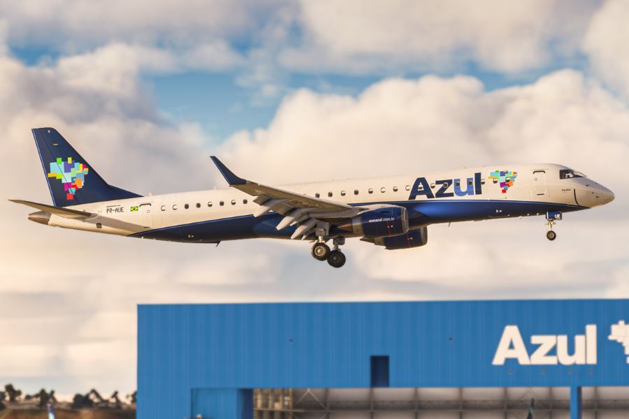 Azul Embraer E-195